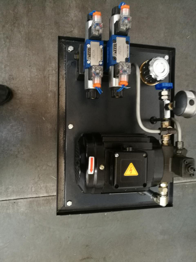 食品(pǐn)機械液(ye)壓系統(tǒng)